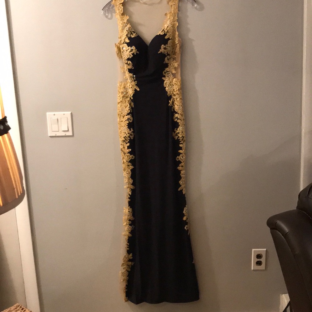 JVN Prom Gown from Gliteratti. Size 1